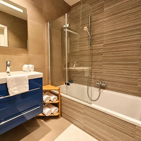 Apartment 1br With A Parking And Outdoor Spaces *